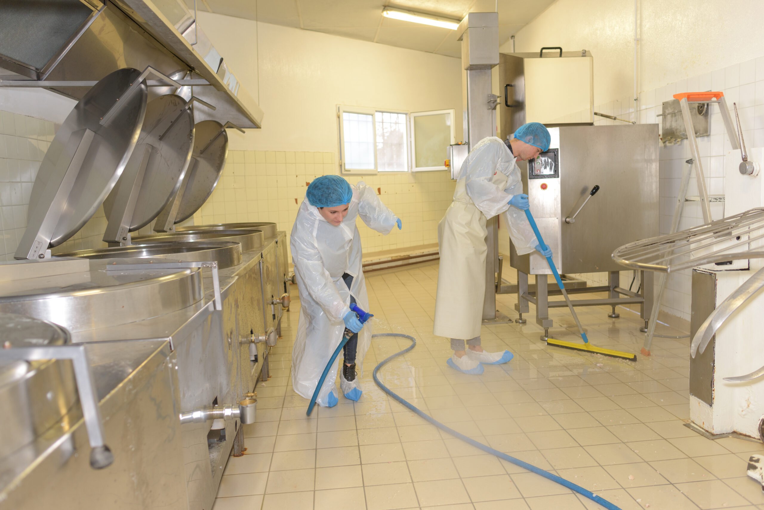 Comprehensive Manufacturing Plant Cleaning for Peak Efficiency and Safety
